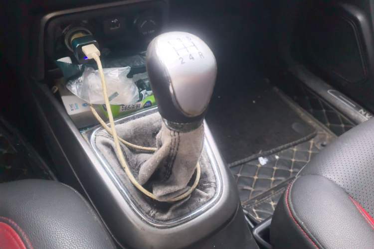 Used CHANGAN CS15 2016 1.5L Manual Fashion Edition Gear Lever