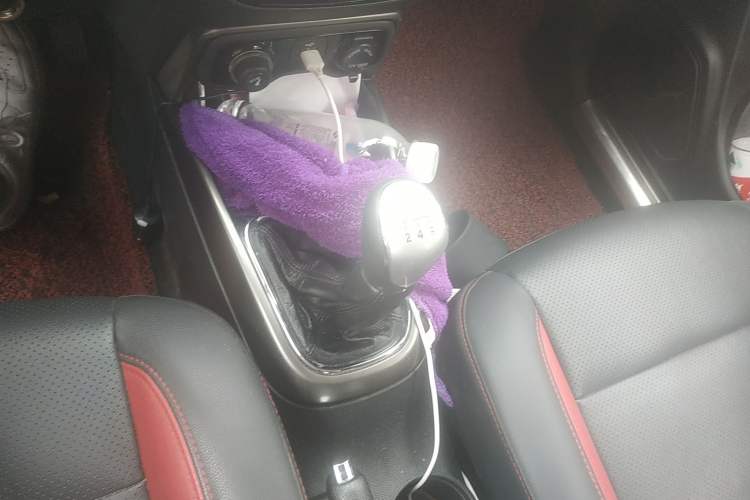 Used CHANGAN CS15 2016 1.5L Manual Luxury Edition Gear Lever