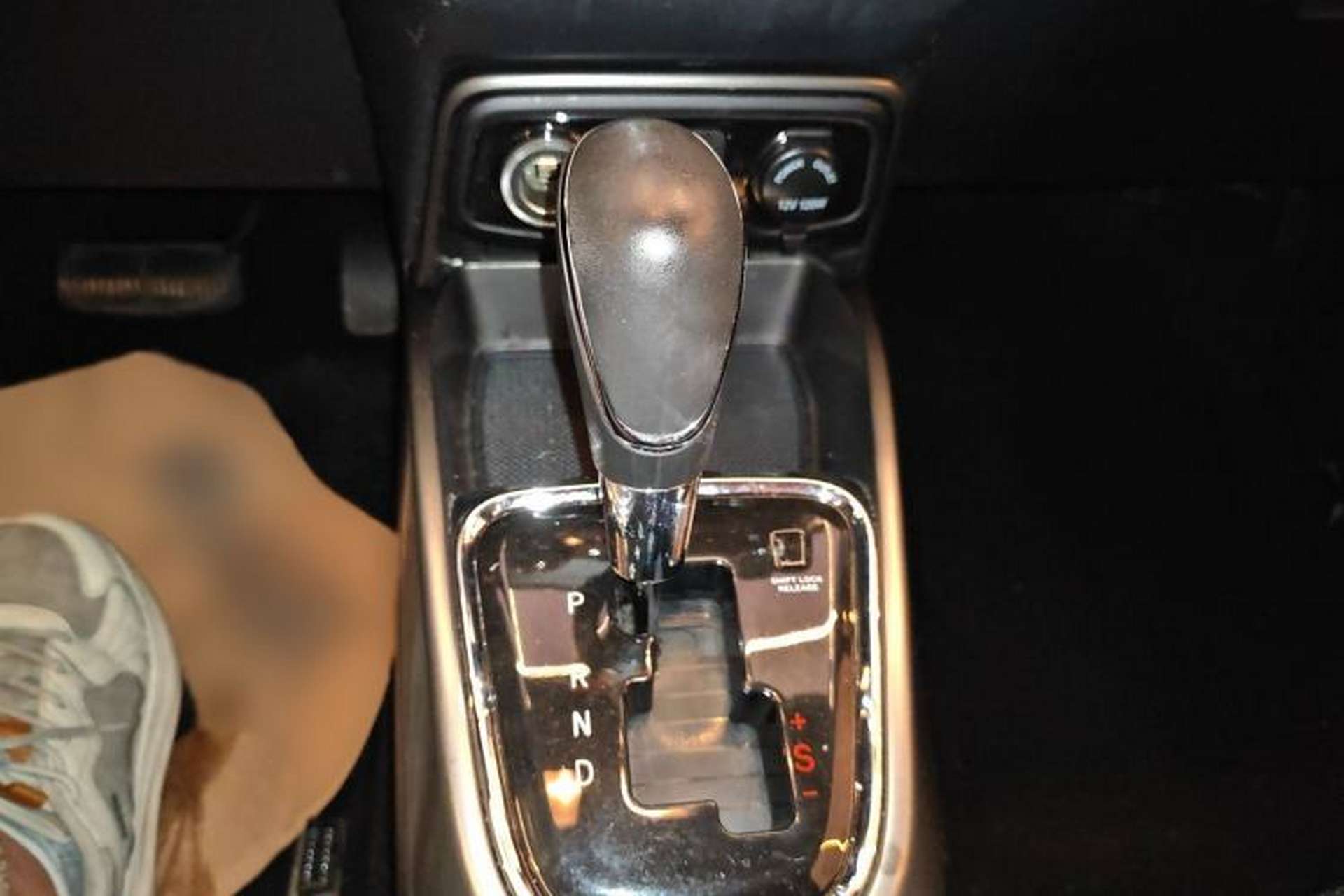 Used CHANGAN CS15 2016 1.5L Automatic Fashion Edition Gear Lever