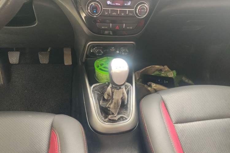 Used CHANGAN CS15 2016 1.5L Manual Fashion Edition Gear Lever