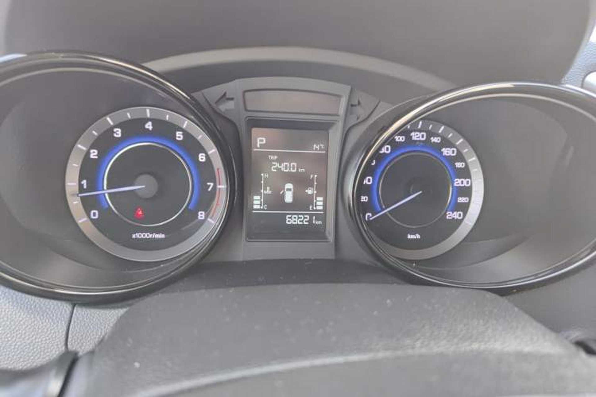 Used CHANGAN CS15 2016 1.5L Automatic Luxury Edition Interior 3