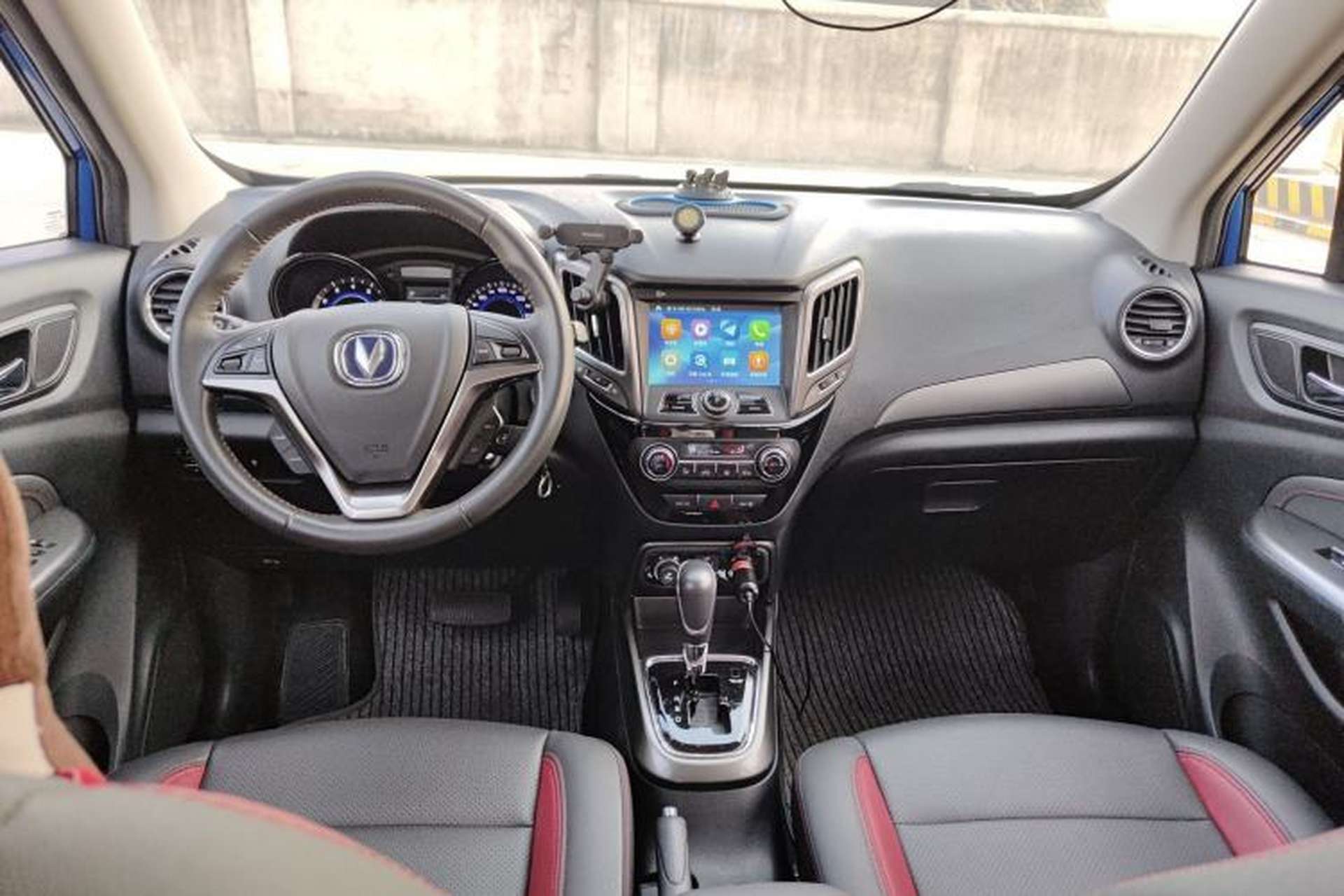 Used CHANGAN CS15 2016 1.5L Automatic Luxury Edition Interior 4
