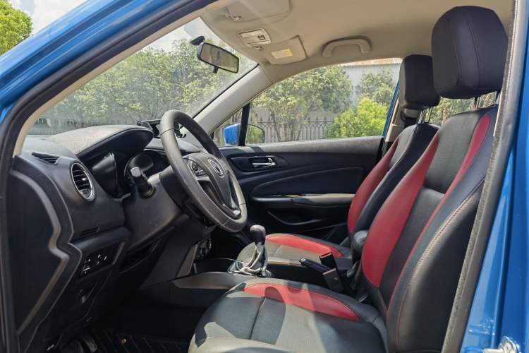 Used CHANGAN CS15 2016 1.5L Manual Fashion Edition Interior 5