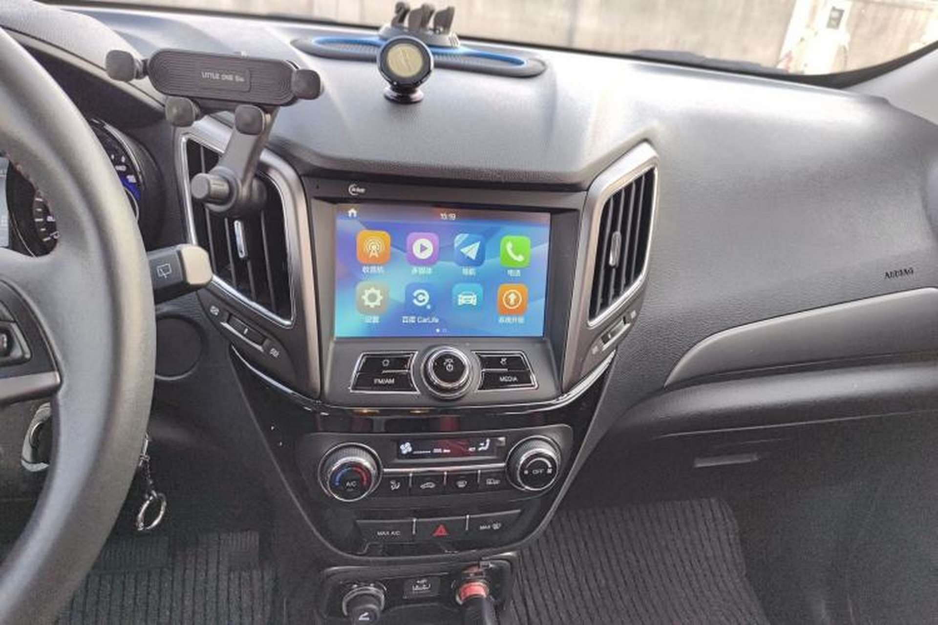 Used CHANGAN CS15 2016 1.5L Automatic Luxury Edition Interior 6