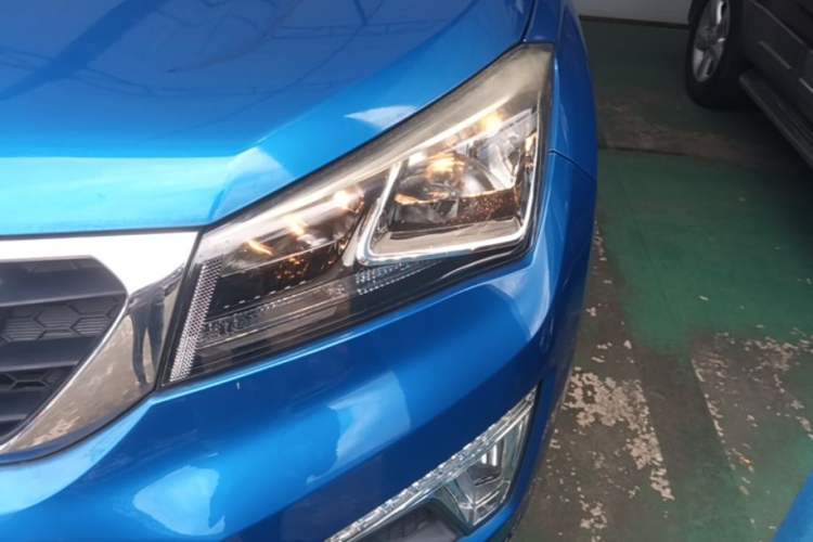 Used CHANGAN CS15 2016 1.5L Manual Luxury Edition Left Front Headlight