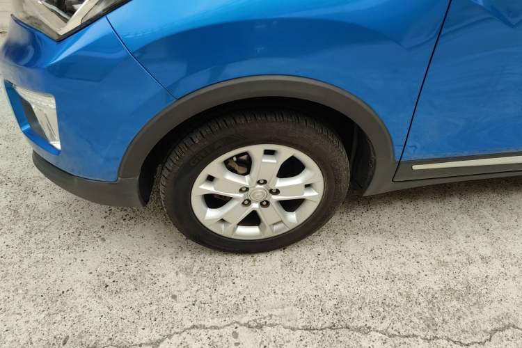 Used CHANGAN CS15 2016 1.5L Manual Fashion Edition Left Front Wheel Hub