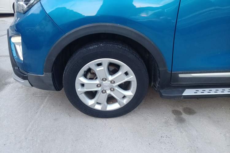 Used CHANGAN CS15 2016 1.5L Manual Fashion Edition Left Front Wheel Hub