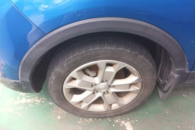 Used CHANGAN CS15 2016 1.5L Manual Luxury Edition Left Front Wheel Hub