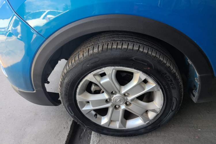 Used CHANGAN CS15 2016 1.5L Automatic Fashion Edition Left Front Wheel Hub