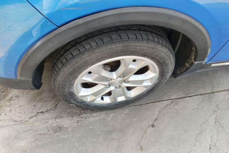 Used CHANGAN CS15 2016 1.5L Manual Fashion Edition Left Front Wheel Hub