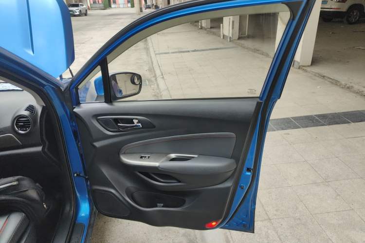 Used CHANGAN CS15 2016 1.5L Manual Fashion Edition Right Front Door Interior