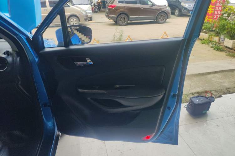 Used CHANGAN CS15 2016 1.5L Manual Fashion Edition Right Front Door Interior