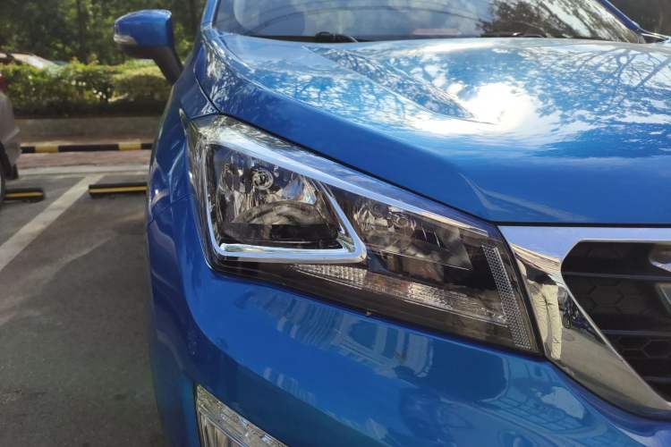 Used CHANGAN CS15 2016 1.5L Manual Luxury Edition Right Front Headlight