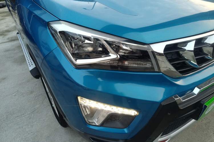 Used CHANGAN CS15 2016 1.5L Manual Fashion Edition Right Front Headlight