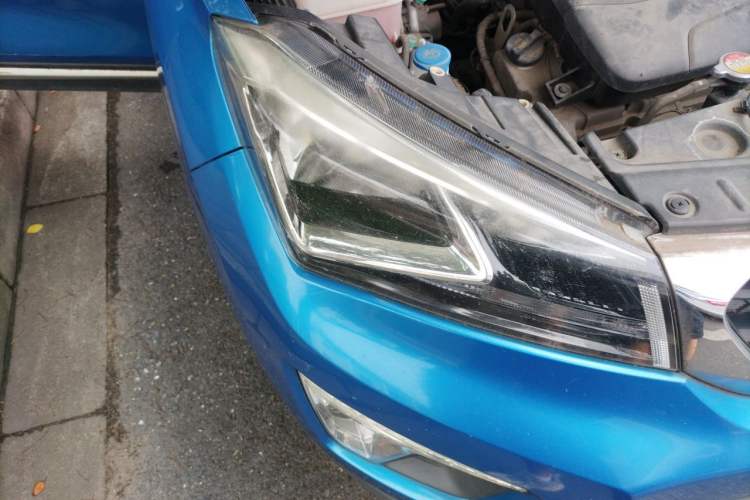 Used CHANGAN CS15 2016 1.5L Manual Fashion Edition Right Front Headlight