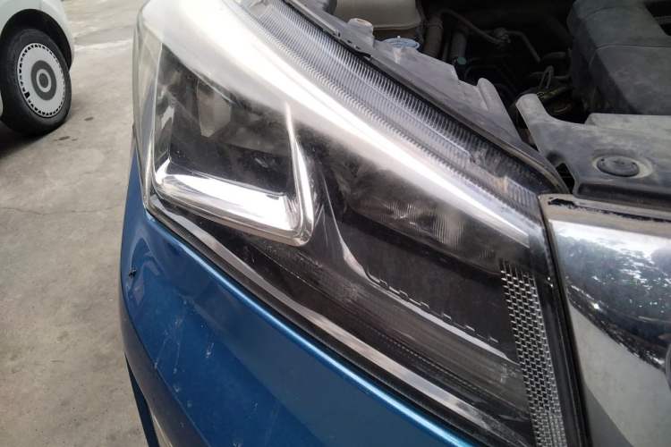 Used CHANGAN CS15 2016 1.5L Manual Luxury Edition Right Front Headlight