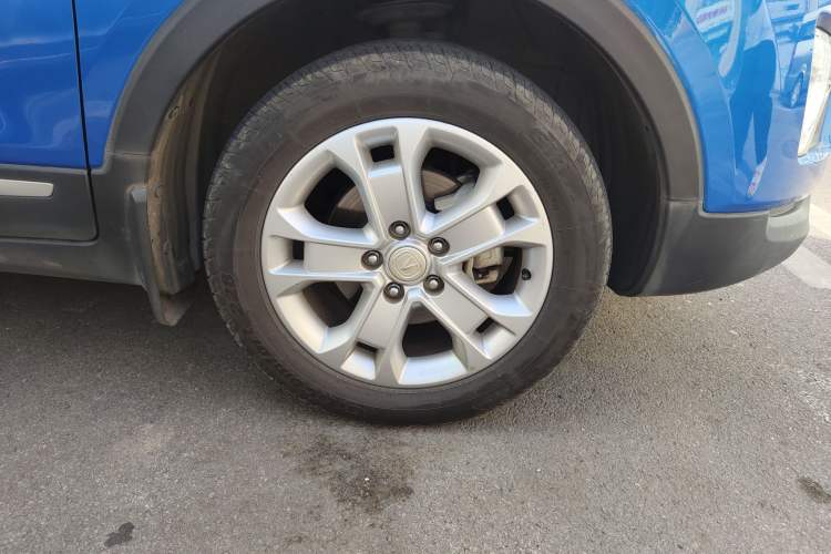 Used CHANGAN CS15 2016 1.5L Manual Luxury Edition Right Front Wheel Hub
