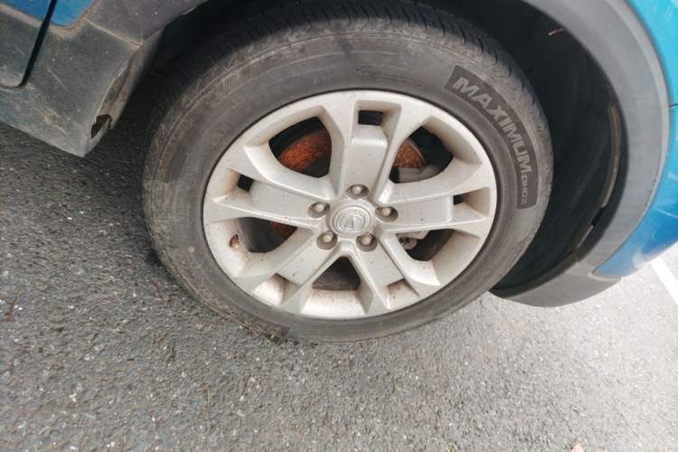 Used CHANGAN CS15 2016 1.5L Manual Fashion Edition Right Front Wheel Hub