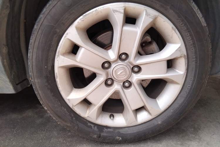 Used CHANGAN CS15 2016 1.5L Manual Luxury Edition Right Front Wheel Hub