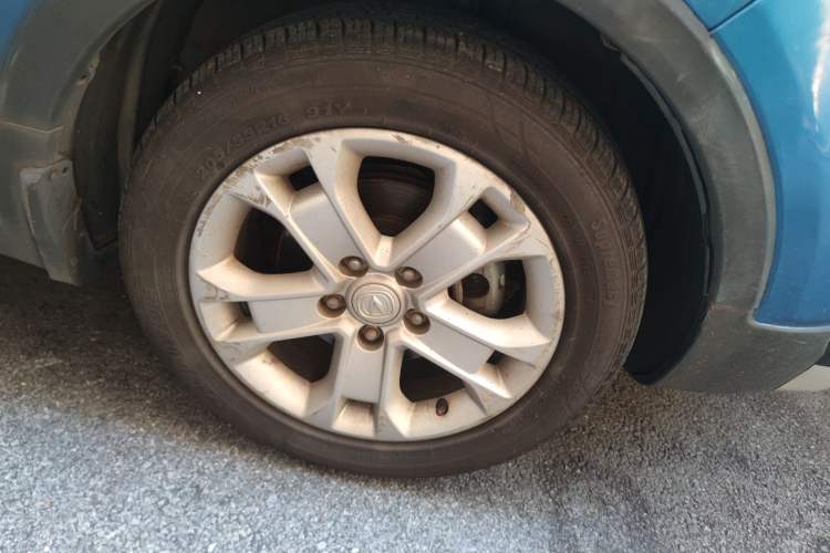 Used CHANGAN CS15 2016 1.5L Manual Luxury Edition Right Front Wheel Hub