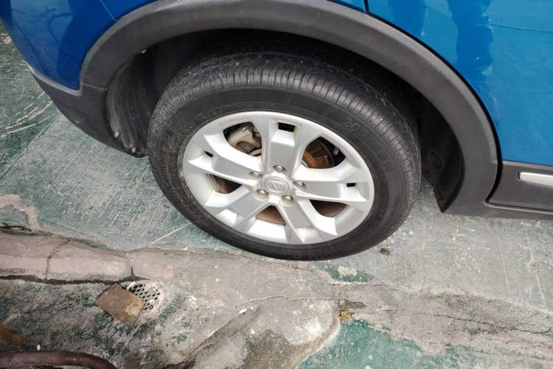 Used CHANGAN CS15 2016 1.5L Automatic Fashion Edition Right Rear Wheel Hub