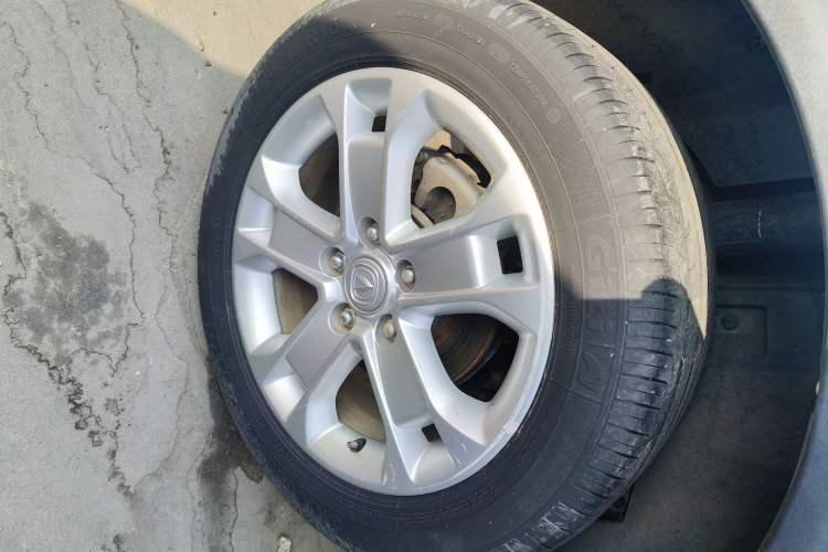 Used CHANGAN CS15 2016 1.5L Manual Fashion Edition Right Rear Wheel Hub
