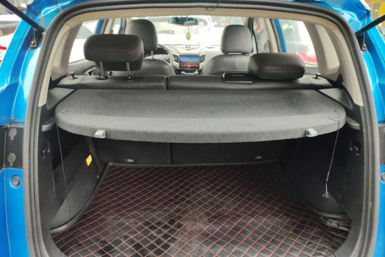Used CHANGAN CS15 2016 1.5L Automatic Fashion Edition Trunk