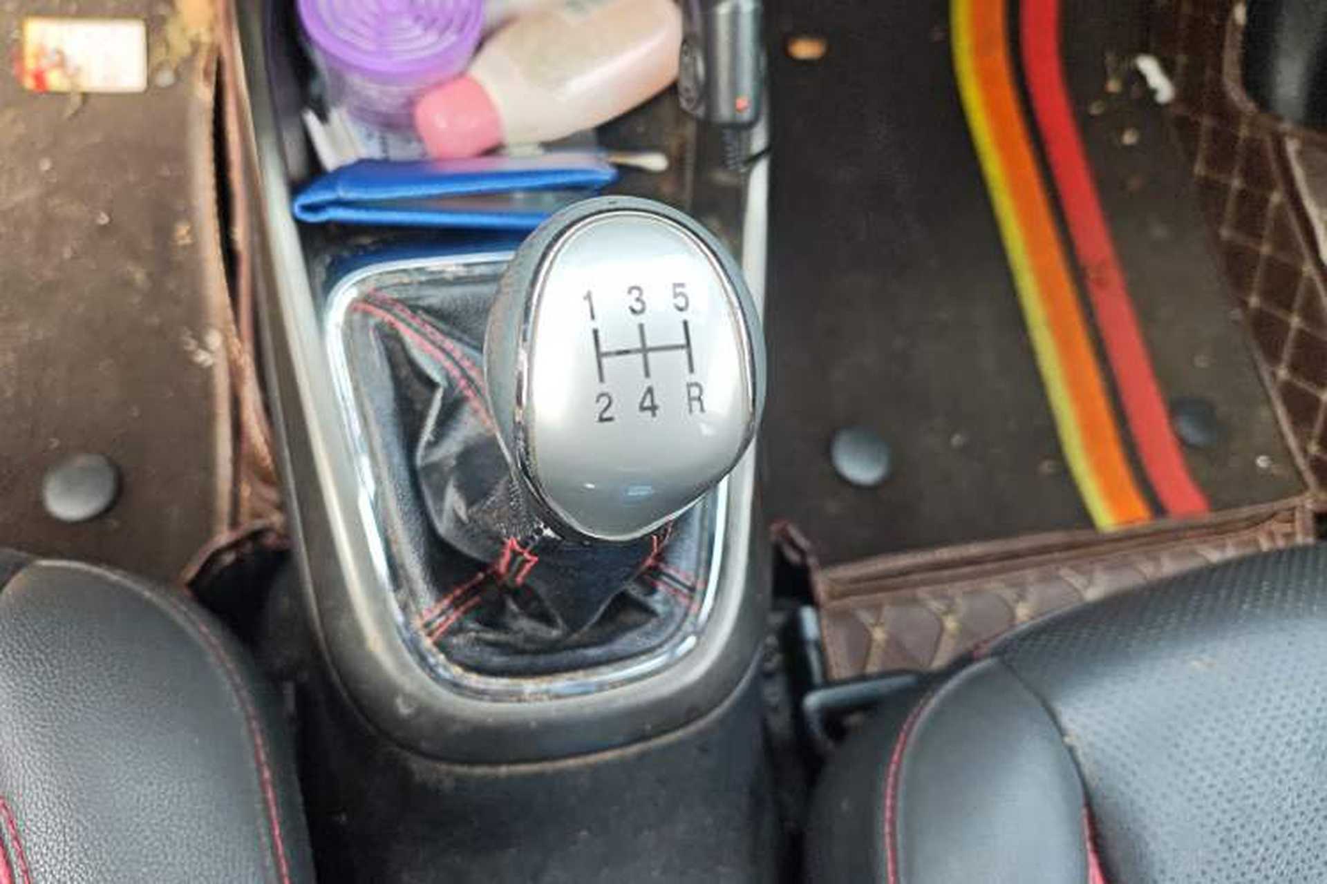 Used CHANGAN CS15 2016 1.5L Manual Luxury Edition Gear Lever