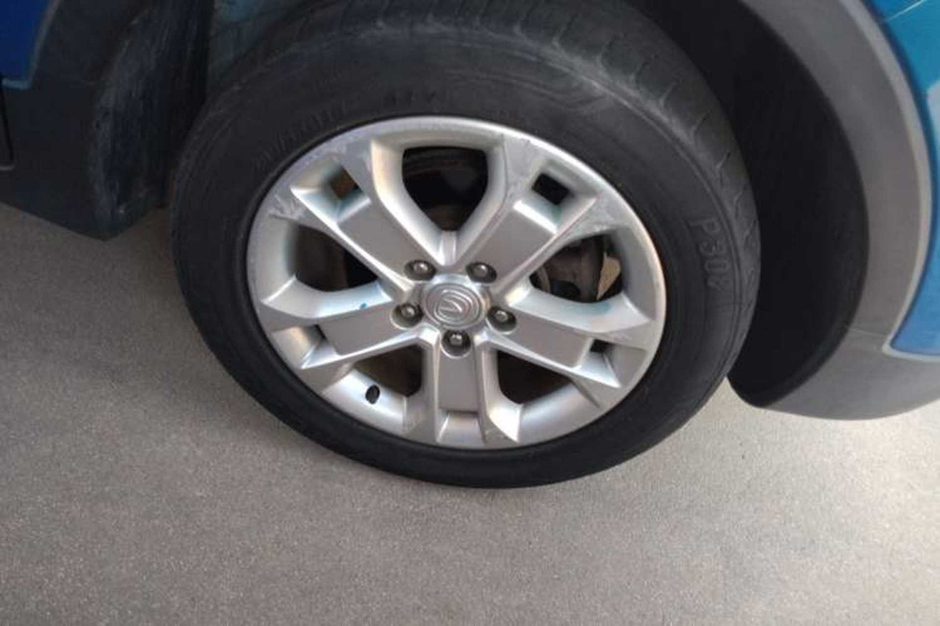 Used CHANGAN CS15 2016 1.5L Automatic Luxury Edition Right Front Wheel Hub