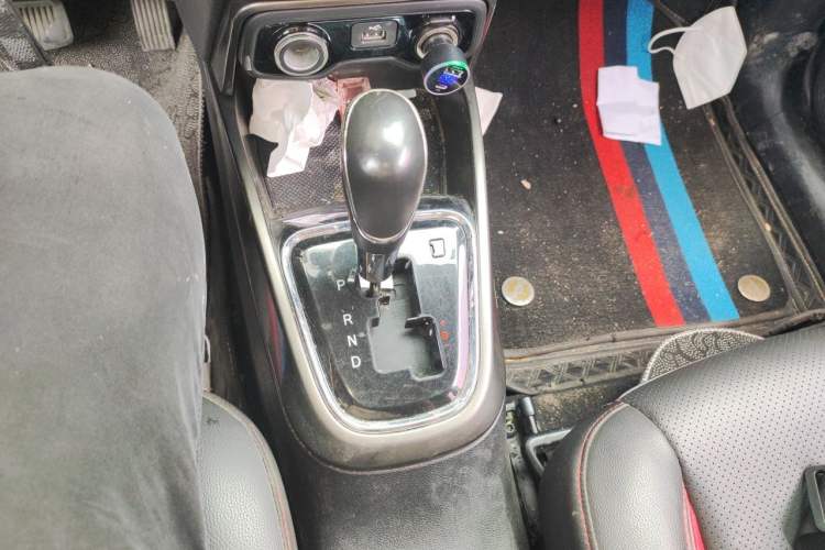 Used CHANGAN CS15 2016 1.5L Automatic Luxury Edition Gear Lever