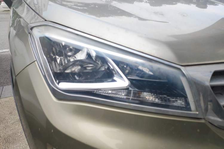 Used CHANGAN CS15 2016 1.5L Automatic Luxury Edition Right Front Headlight