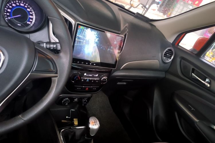Used CHANGAN CS15 2016 1.5L Manual Fashion Edition Audio And AC Panel