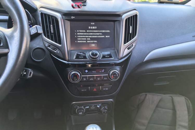 Used CHANGAN CS15 2016 1.5L Manual Luxury Edition Audio And AC Panel