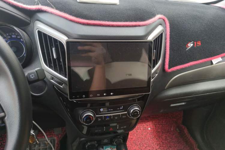 Used CHANGAN CS15 2016 1.5L Automatic Fashion Edition Audio And AC Panel