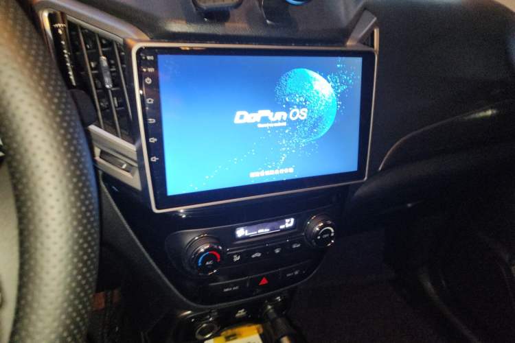 Used CHANGAN CS15 2016 1.5L Automatic Fashion Edition Audio And AC Panel