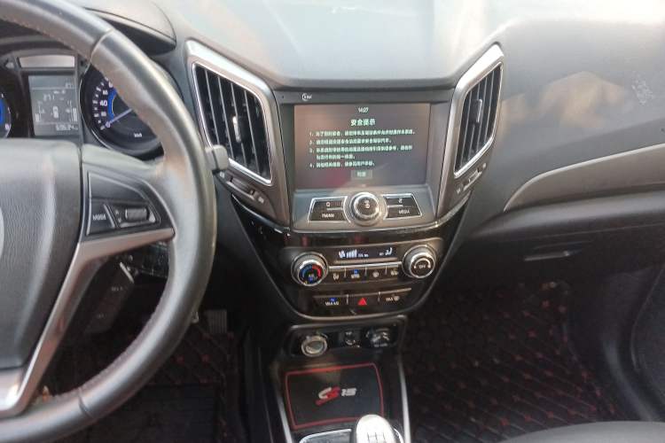 Used CHANGAN CS15 2016 1.5L Manual Luxury Edition Audio And AC Panel