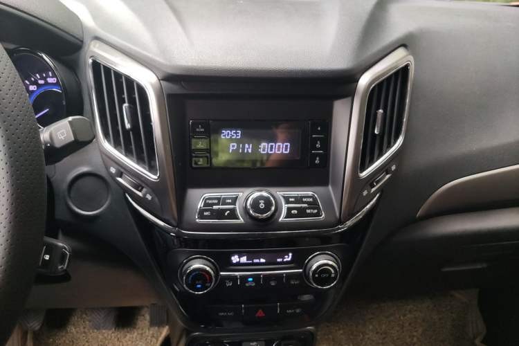 Used CHANGAN CS15 2016 1.5L Manual Fashion Edition Audio And AC Panel