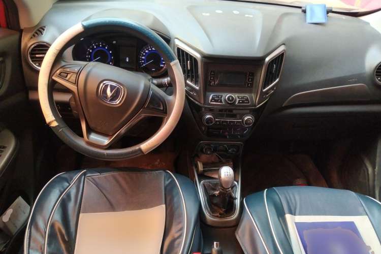Used CHANGAN CS15 2016 1.5L Manual Fashion Edition Center Console