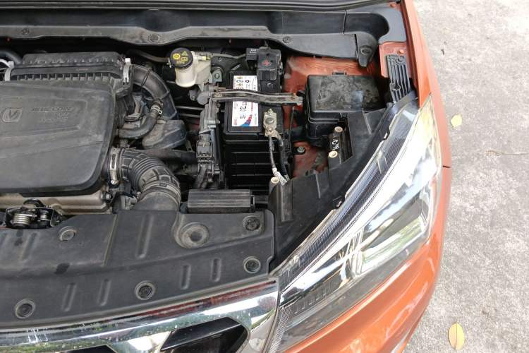 Used CHANGAN CS15 2016 1.5L Automatic Fashion Edition Engine Bay Left