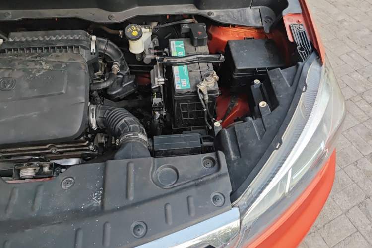 Used CHANGAN CS15 2016 1.5L Automatic Fashion Edition Engine Bay Left