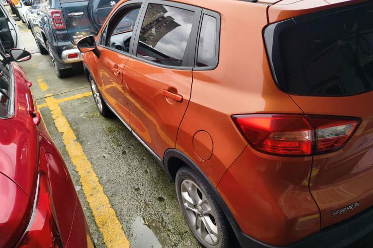 Used CHANGAN CS15 2016 1.5L Manual Luxury Edition Exterior 3