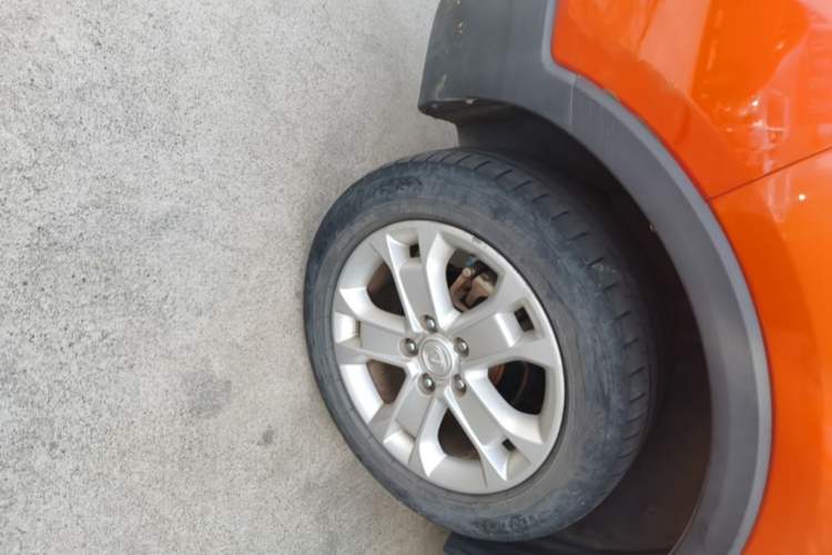 Used CHANGAN CS15 2016 1.5L Manual Fashion Edition Exterior 5