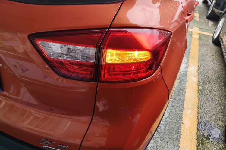 Used CHANGAN CS15 2016 1.5L Manual Luxury Edition Exterior 6