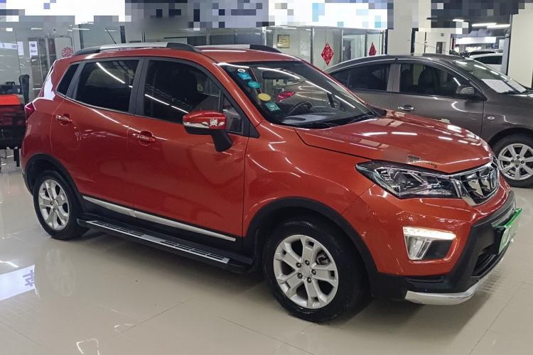Used CHANGAN CS15 2016 1.5L Manual Luxury Edition Front Right 45 Deg