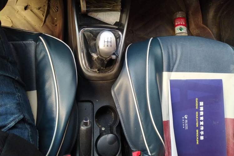 Used CHANGAN CS15 2016 1.5L Manual Fashion Edition Gear Lever