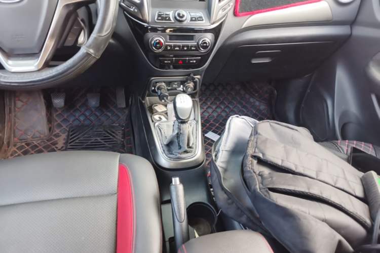 Used CHANGAN CS15 2016 1.5L Manual Fashion Edition Gear Lever
