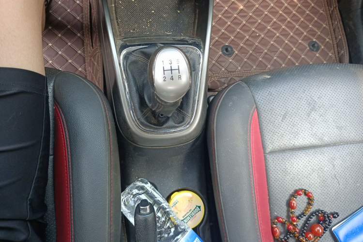 Used CHANGAN CS15 2016 1.5L Manual Fashion Edition Gear Lever