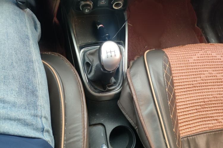 Used CHANGAN CS15 2016 1.5L Manual Luxury Edition Gear Lever