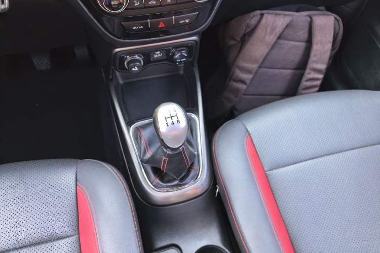 Used CHANGAN CS15 2016 1.5L Manual Luxury Edition Gear Lever