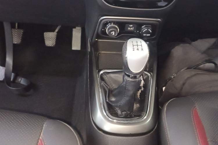 Used CHANGAN CS15 2016 1.5L Manual Luxury Edition Gear Lever